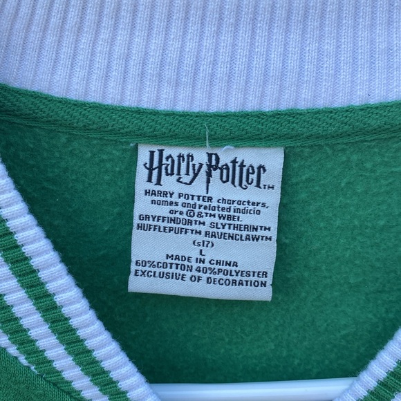 Harry Potter Slytherin jacket size large. - Picture 3 of 16